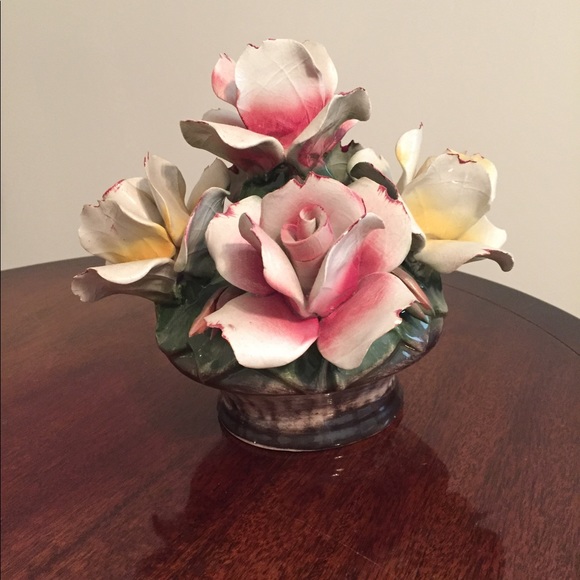 Capodimonte Italy Flower basket - Picture 2 of 2